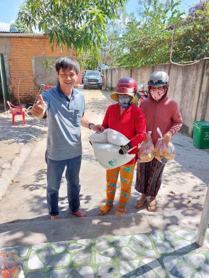 Trao quà cho bà con ở Đồng Nai (ngày 15/02/2022)